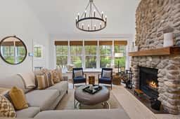 Bella and Dulce's Lakehouse